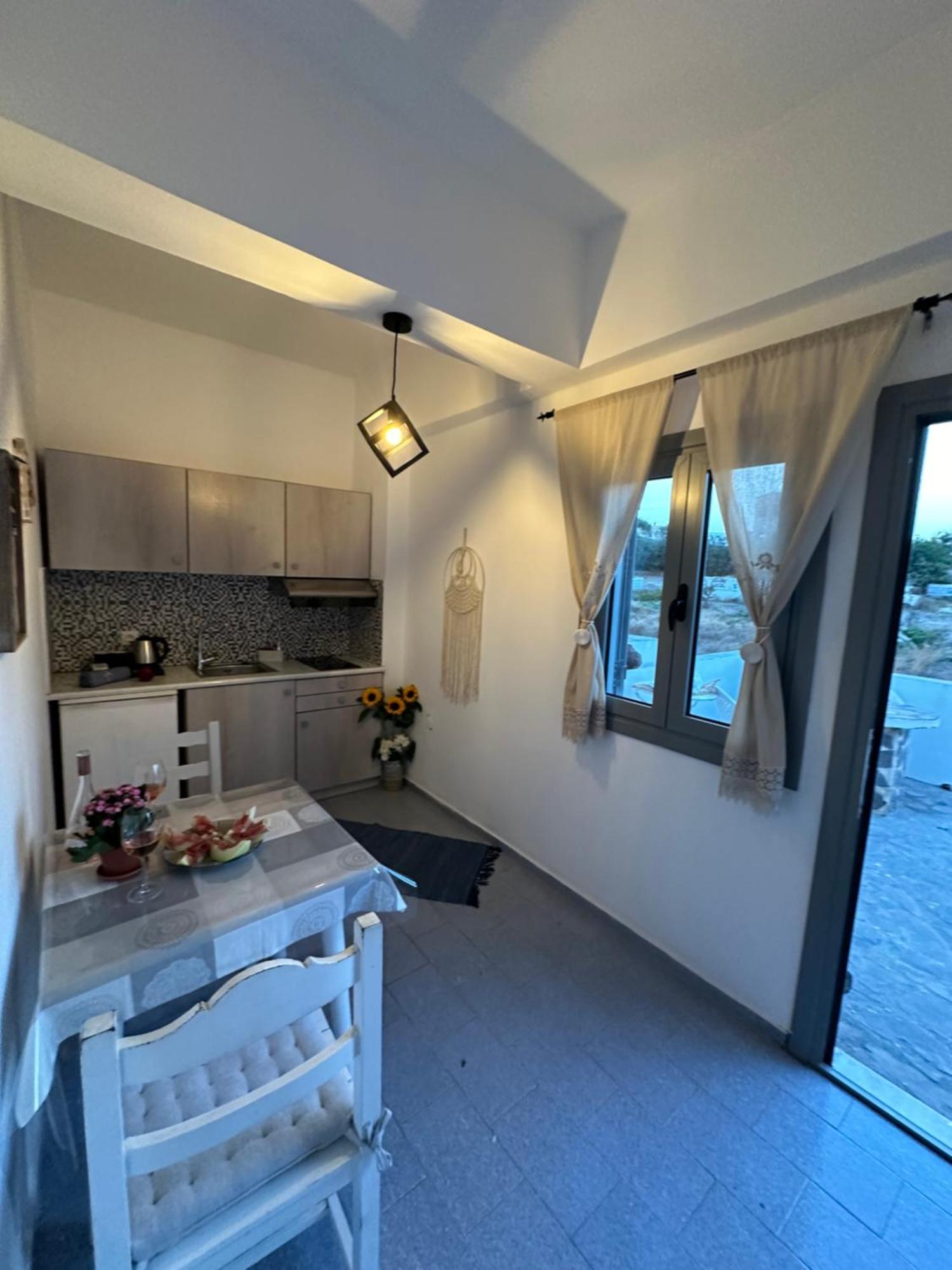 Nicole Rooms Santorini Vothon Exterior photo