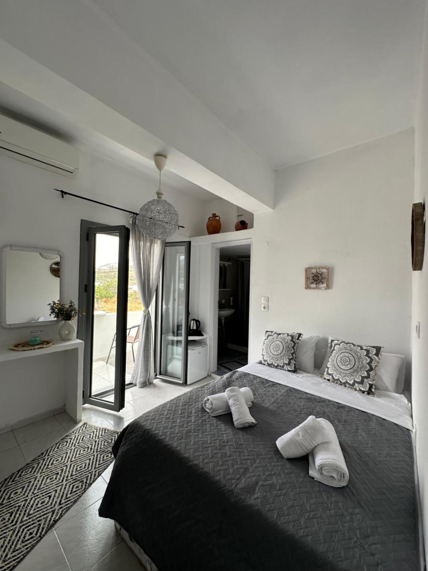 Nicole Rooms Santorini Vothon Exterior photo
